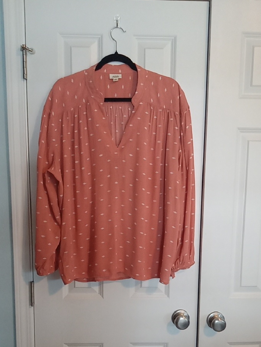 a.n.a Dusty Rose Printed V‑Notch Peasant Blouse